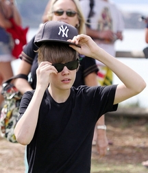 Billy's Hot Picks 736 Justin Beiber 583deb0136fbc.jpg