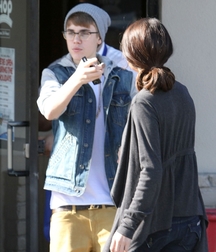 Billy's Hot Picks 736 Justin Beiber 583deb1e49b49.jpg