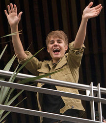 Billy's Hot Picks 737 Justin Beiber 583deb480653a.jpg