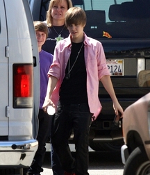 Billy's Hot Picks 737 Justin Beiber 583deb69672e6.jpg