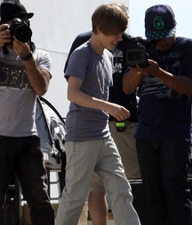 Billy's Hot Picks 737 Justin Beiber 583deb6ca9790.jpg