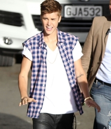 Billy's Hot Picks 737 Justin Beiber 583deb71b3431.jpg