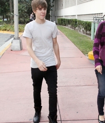 Billy's Hot Picks 738 Justin Beiber 583deba4a895e.jpg