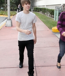 Billy's Hot Picks 738 Justin Beiber 583deba5cd6de.jpg