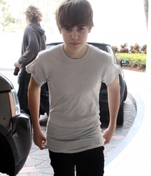 Billy's Hot Picks 738 Justin Beiber 583deba80c7bb.jpg