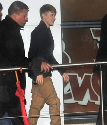 Billy's Hot Picks 738 Justin Beiber 583debb1cc91c.jpg