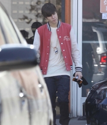 Billy's Hot Picks 738 Justin Beiber 583debbee50cf.jpg