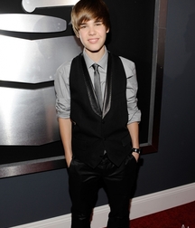 Billy's Hot Picks 738 Justin Beiber 583debc530802.jpg