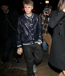 Billy's Hot Picks 740 Justin Beiber 583debeb06368.jpg