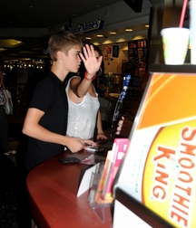Billy's Hot Picks 740 Justin Beiber 583debef95dc4.jpg