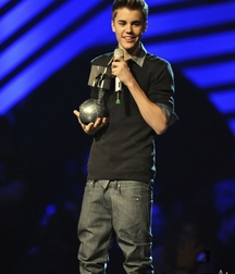 Billy's Hot Picks 740 Justin Beiber 583debf8350c9.jpg