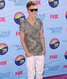 Billy's Hot Picks 740 Justin Beiber 583dec012a9d7.jpg