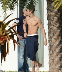 Billy's Hot Picks 740 Justin Beiber 583dec041a60a.jpg