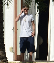 Billy's Hot Picks 740 Justin Beiber 583dec0804b1a.jpg