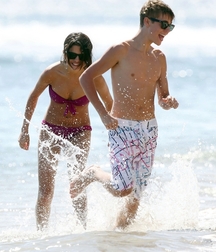 Billy's Hot Picks 745 JB Shirtless 583df2b030ccb.jpg