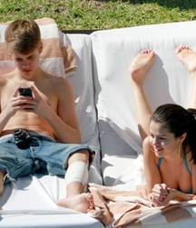 Billy's Hot Picks 745 JB Shirtless 583df2c4ebe7c.jpg