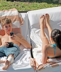 Billy's Hot Picks 745 JB Shirtless 583df2cf19910.jpg