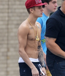 Billy's Hot Picks 745 JB Shirtless 583df2d81a2f5.jpg