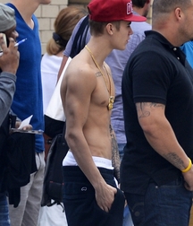 Billy's Hot Picks 745 JB Shirtless 583df2d93cffa.jpg