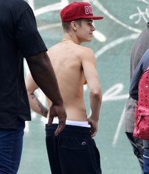 Billy's Hot Picks 745 JB Shirtless 583df2db21640.jpg