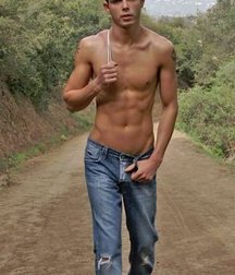 Billy's Hot Picks 914 Take your shirt off 5918aca8994f0.jpg