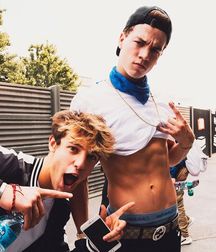 Billy's Hot Picks 926 Taylor Caniff 5921f0cac8625.jpg