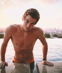 Billy's Hot Picks 926 Taylor Caniff 5921f0e0f33c5.jpg