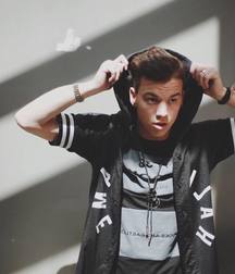 Billy's Hot Picks 926 Taylor Caniff 5921f0ed87232.jpg