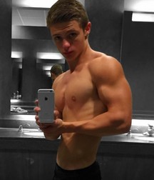 Billy's Hot Picks 946 Selfies 592dfe6773493.jpg