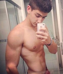 Billy's Hot Picks 946 Selfies 592dfe710f175.jpg