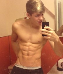 Billy's Hot Picks 946 Selfies 592dfe782dda0.jpg
