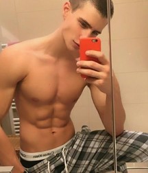 Billy's Hot Picks 946 Selfies 592dfe80a6cb7.jpg