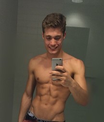 Billy's Hot Picks 946 Selfies 592dfe84b195d.jpg