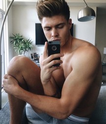 Billy's Hot Picks 946 Selfies 592dfe85a2aa8.jpg