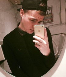 Billy's Hot Picks 946 Selfies 592dfe896ea3c.jpg