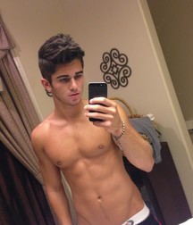 Billy's Hot Picks 946 Selfies 592dfe8b62345.jpg