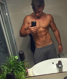 Billy's Hot Picks 946 Selfies 592dfe8e540f4.jpg
