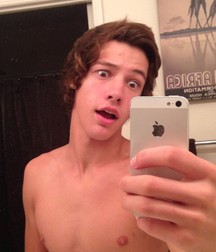 Billy's Hot Picks 946 Selfies 592dfe9834cbe.jpg