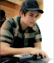 Billy's Hot Picks 961 Austin Mahone 5934a36785cf5.jpg