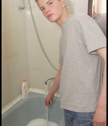 Cute Blond lad 5eb70c9d67c6d.jpg