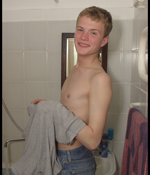 Cute Blond lad 5eb70cb555259.jpg