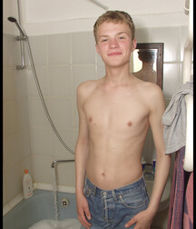 Cute Blond lad 5eb70cb874225.jpg