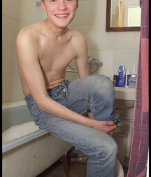 Cute Blond lad 5eb70cc0dd231.jpg