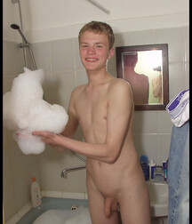 Cute Blond lad 5eb70cec65eee.jpg