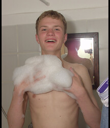 Cute Blond lad 5eb70cef984dd.jpg