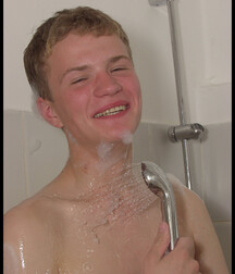 Cute Blond lad 5eb70d77268bc.jpg