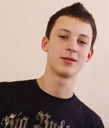 Cute brunet lad  5eb70e5c2eb2d.jpg