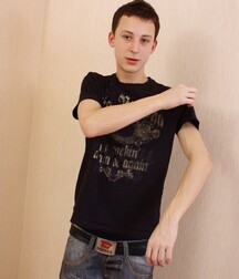 Cute brunet lad  5eb70e7b93c96.jpg