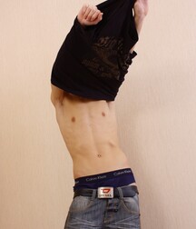 Cute brunet lad  5eb70e982820a.jpg