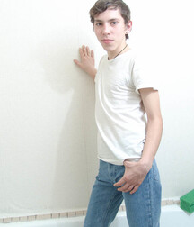Cute boi, nice bussy 5eb715e175185.jpg